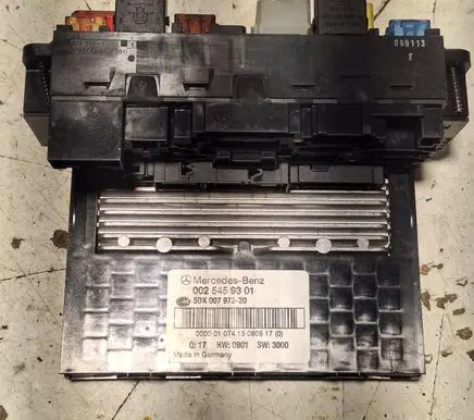 Mercedes-Benz C W203 Fuse box set 0025459301 5DK00797320 0000107415080617