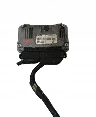 Toyota Yaris Engine control unit/module 896610D580