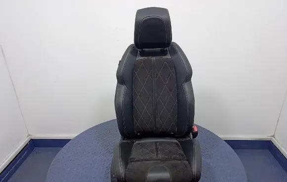 Mercedes-Benz 508 Front passenger seat 