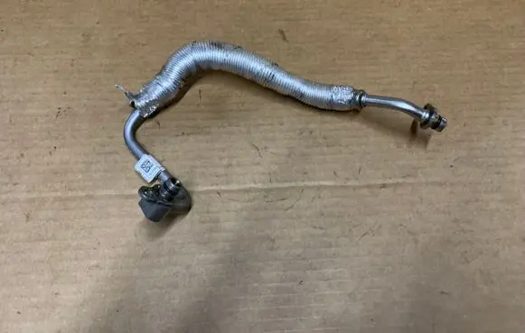 Coolant pipe/hose