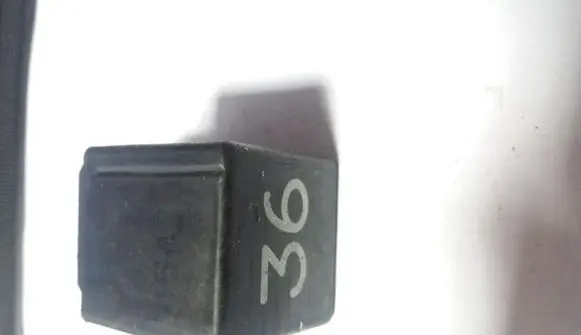 Volkswagen PASSAT B5 Other relay 3SB00488504