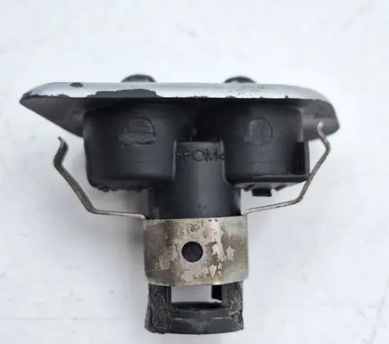 BMW 5 E39 Headlight washer spray nozzle 8360661 61678360661