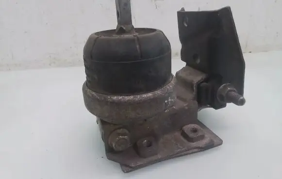 Ford Galaxy Engine mount bracket