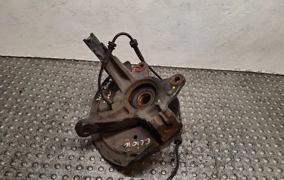 Renault Clio IV Front wheel hub spindle knuckle S25056008 400158668R