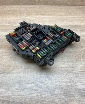 BMW 5 F10 F11 Fuse module 9210857 17033452