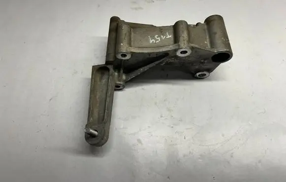 Chevrolet Camaro Generator/alternator bracket 12700972