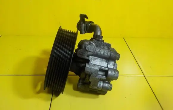 Land Rover Range Rover Sport L320 Power steering pump QVB500400