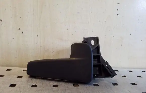 Volkswagen PASSAT B8 Engine bonnet (hood) release handle 518823633B