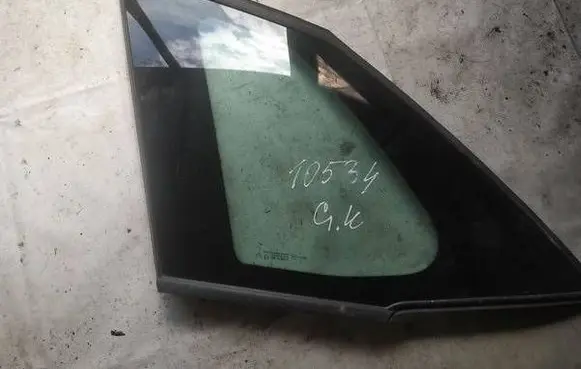 Citroen C4 I Picasso Rear side window as2