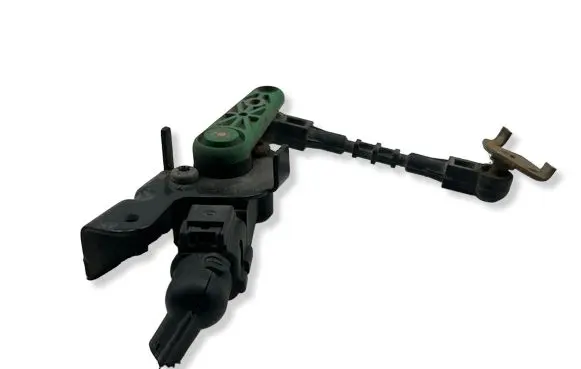 Audi Q2 - Rear air suspension level height sensor 5Q0907503 030523102