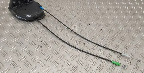Toyota Auris E180 Rear door lock 