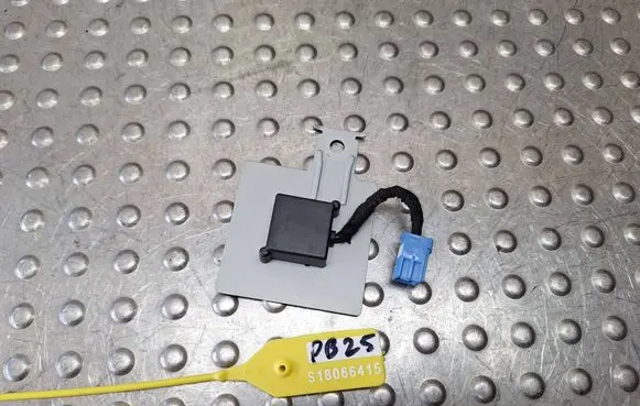 Mazda 6 Aerial GPS antenna KD51-66-DY0A