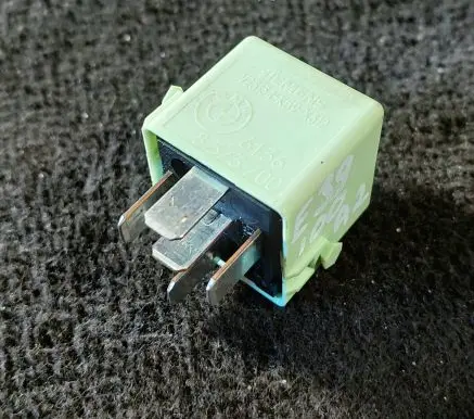 BMW 5 E39 Other relay V23134K59X312 8373700 6136
