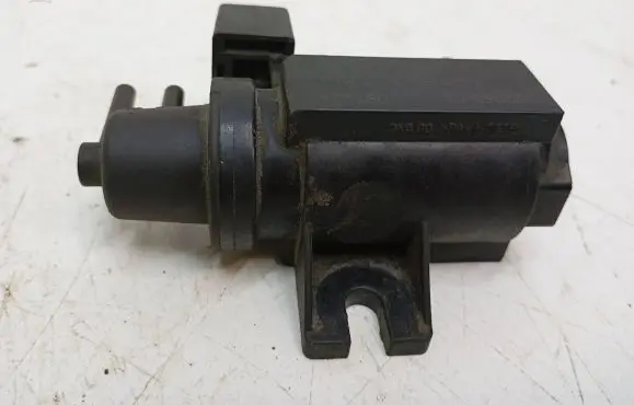 BMW 1 E81 E87 Turbo solenoid valve 7805391 08T036 70206301