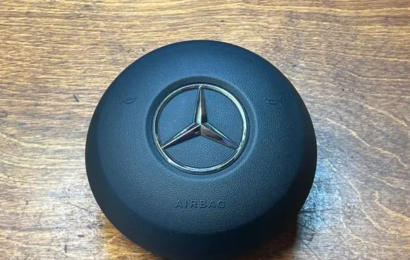 Mercedes-Benz GLA W156 Steering wheel airbag 62850051 P1000190 A0008603701