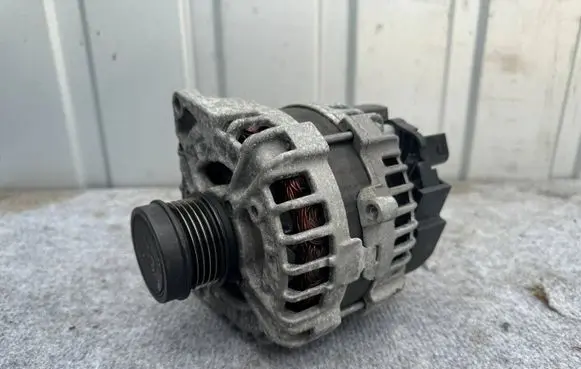Mercedes-Benz B W246 W242 Generator/alternator A0009061903
