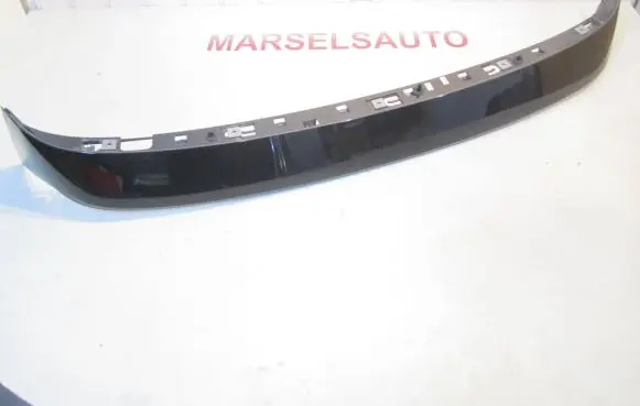 Tailgate/trunk spoiler