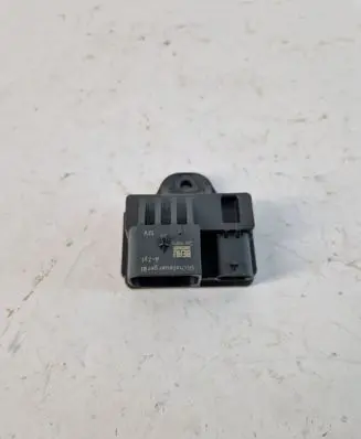 BMW 1 F20 F21 Glow plug pre-heat relay 8570087