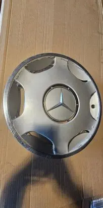 Mercedes-Benz E W124 R15 wheel hub/cap/trim 1244011424 2921