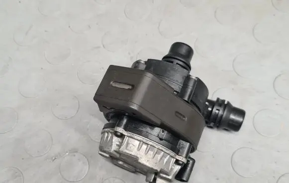 BMW 3 F30 F35 F31 Electric auxiliary coolant/water pump 8638239