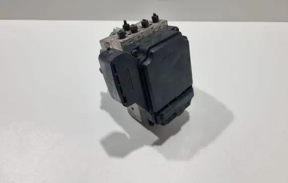 Lexus IS 200-300 ABS Pump 1338005510 4454053030
