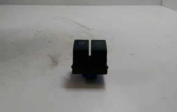 Volkswagen PASSAT B6 Fuel tank opening switch 3C0959903B