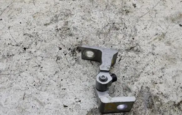 Volkswagen Golf Sportsvan Rear door upper hinge 8K0831402P A046574
