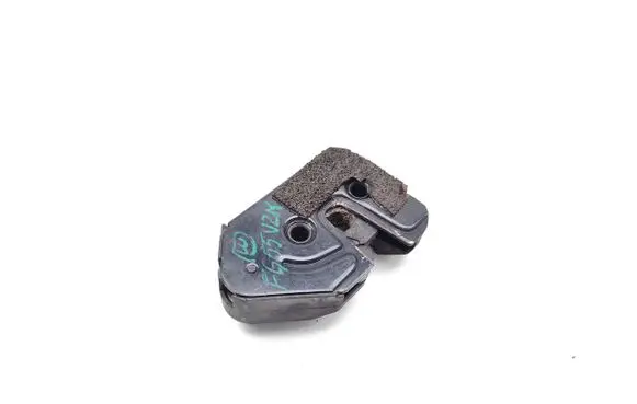 Land Rover Discovery 3 - LR3 Tailgate/trunk/boot lock/catch/latch 7016047 51247016047 CWC500030