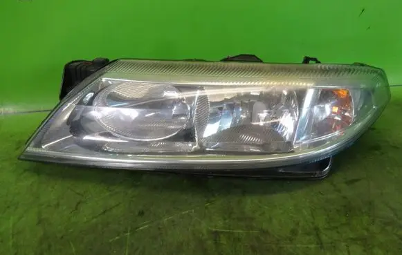 Renault Laguna II Headlight/headlamp 8200002845
