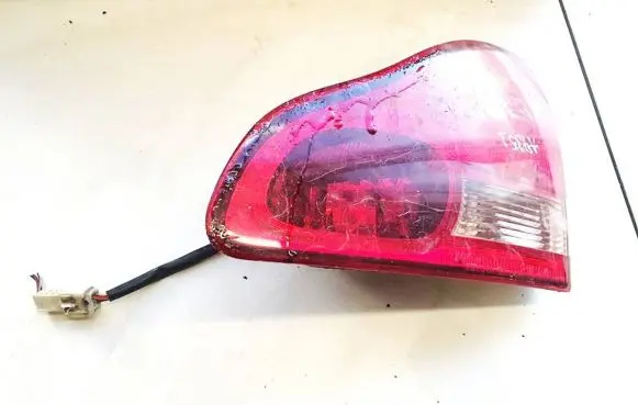 Toyota Avensis Verso Tailgate rear/tail lights