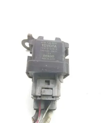 Toyota Avensis T270 Glow plug pre-heat relay 2861067010 1567000671
