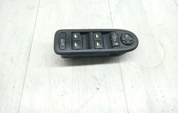 Peugeot 508 Electric window control switch 98026370ZD 30110647 101733618