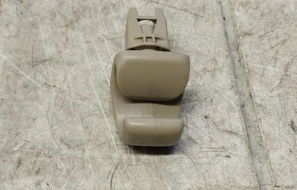 Toyota Avensis T250 Sun visor clip/hook/bracket 