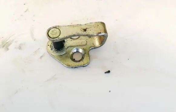 Ford Mondeo Mk III Front door lock loop/hook striker c7g0a