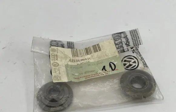 Volkswagen Golf IV other engine part 021109641C