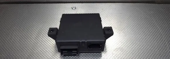 Audi A4 S4 B8 8K Gateway control module 8R0907468N