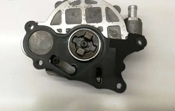 Volkswagen Caddy Vacuum pump 03L145100