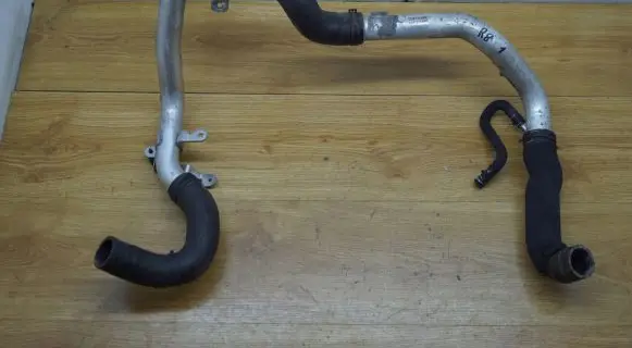 Audi R8 42 Engine coolant pipe/hose 420121046C