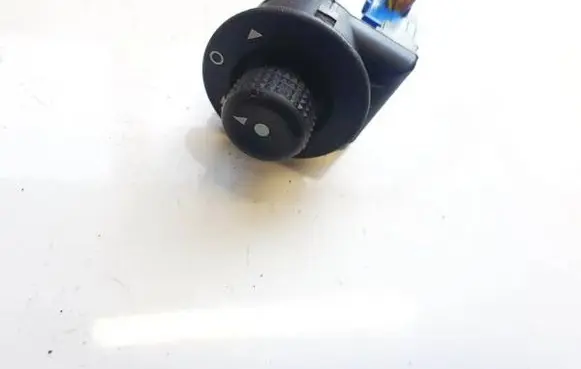 Citroen Xsara Picasso Wing mirror switch 185526
