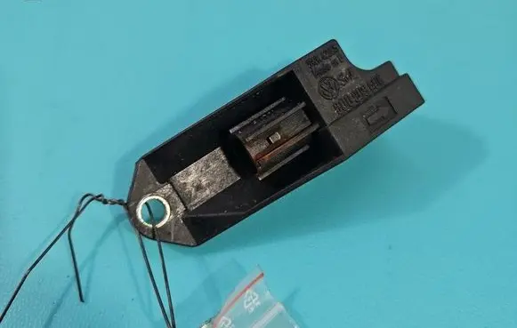 Volkswagen PASSAT B5.5 Fuel cut-off switch 5WK42895 IMPRK1597992