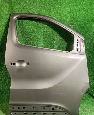 Renault Trafic III (X82) Front door 801109659R