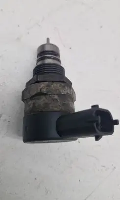 Volvo XC60 Fuel pressure regulator 31216313 34209687 0281002990