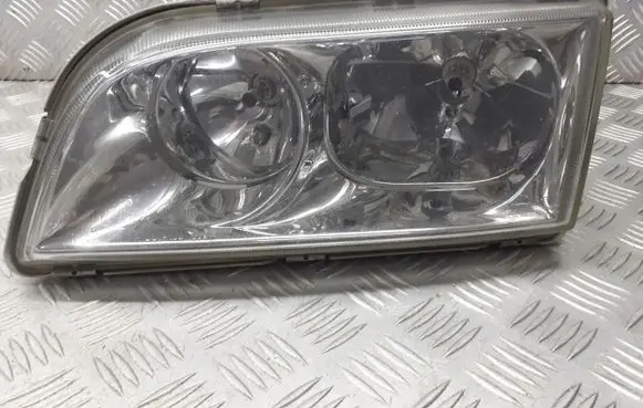 Volvo S40, V40 Headlight/headlamp 30899682