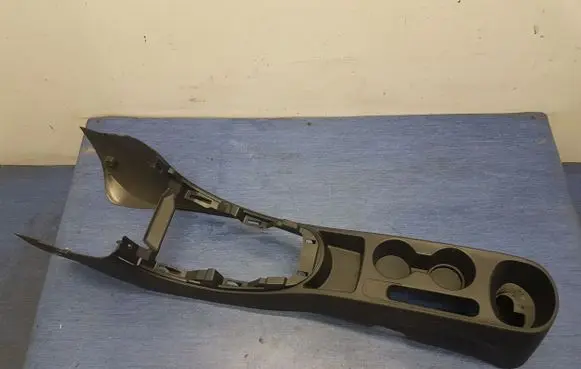 Hyundai i20 (PB PBT) Center console