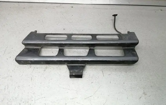 Mercedes-Benz E W124 Front bumper lower grill 1248800105