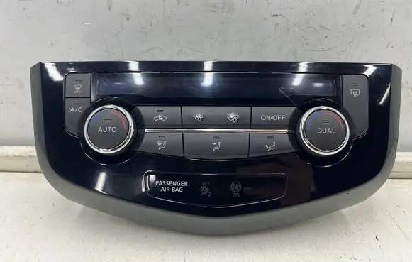 Nissan Qashqai Climate control unit 275004ea0a