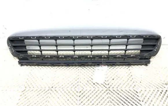 Volkswagen Golf VII Front bumper lower grill 5G0853677