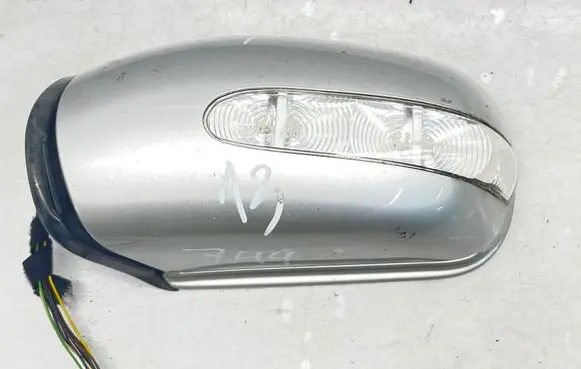 Mercedes-Benz E W211 Front door electric wing mirror 413133419
