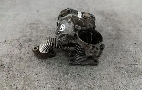 Opel Zafira B Throttle body valve 