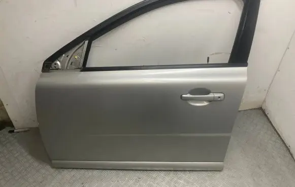 Volvo V70 Front door